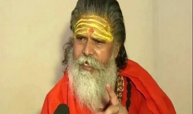 प्रयाग के बागम्बरी मठ के अखाड़ा परिषद के अध्यक्ष नरेश गिरी का शव लटका मिला फंदे से