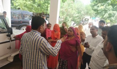 नाले पर पुलिया निर्माण कार्य पूरा करने की मांग को लेकर एसडीएम को सौंपा ज्ञापन