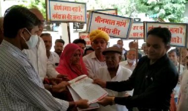 नर्मदा ER प्रोजेक्ट को लेकर धरना प्रदर्शन जारी, विप्र फाउंडेशन के पदाधिकारियो ने सौपा ज्ञापन