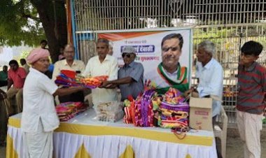 मुम्बई कांग्रेस महासचिव देवासी के जन्मदिन पर पाड़ीव गाँव में 101 कंबल का किया विरतण।