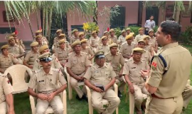 जिले के नवनियुक्त एसपी हर्षवर्धन अग्रवाल ने किया भीनमाल थाने का निरीक्षण, पुलिस अधिकारियों की बैठक वी आवश्यक दिशा निर्देश