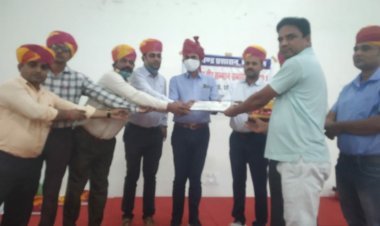 कोरोना  काल में उत्कृष्ट कार्य करने वाले कोरोना योद्धाओं को प्रमाण पत्र देकर सम्मानित किया 