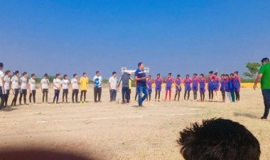 फुटबॉल प्रतियोगिता का आयोजन हुआ, जिसमें उड़वारिया के U-19 छात्र- छात्रा की टीमें विजय हुई।