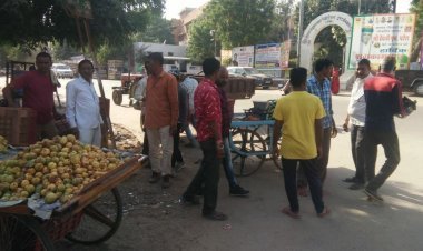 भीनमाल -त्योहारों की सीजन को देखते हुए प्रशासन आया  हरकत में पूरे शहर निरक्षण कर जब्त की 20kg पॉलिथीन