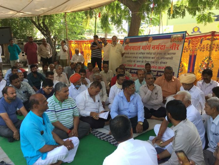 नर्मदा नीर के लिए ज्ञापन का दौर जारी आज सकल जैन समाज की तरफ से दिया गया SDM को ज्ञापन