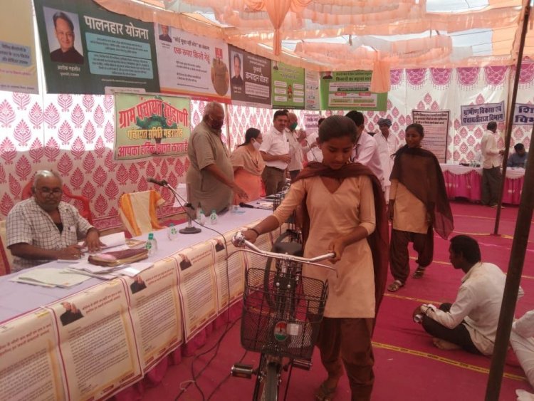 प्रशासन गांवों के संग अभियान में त्वरित हो रहा राजस्व प्रकरणों का निस्तारण,जिला कलक्टर ने की प्रशासन गांवों एवं शहरों के संग अभियान की समीक्षा,छह हजार से अधिक नामान्तरणकरण तस्दीक