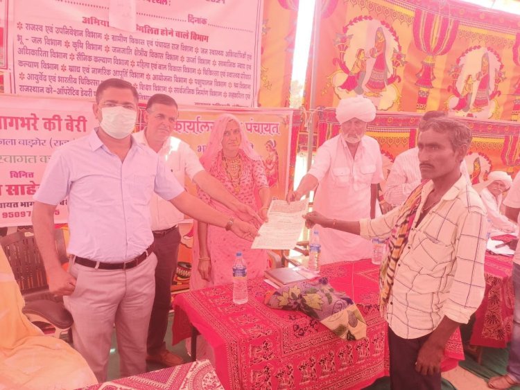 प्रशासन गांवों के संग अभियान परवान पर,अब तक चालीस हजार से अधिक लोगों ने की शिविरों में शिरकत,3465 आवासीय पट्टे जारी, 8452 का नामान्तरकरण