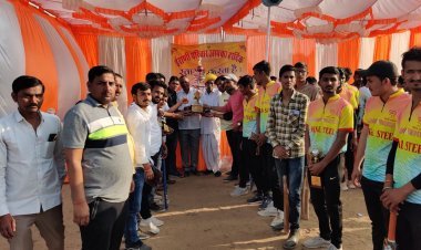 ईरानी परिवार द्वारा आयोजित क्रिकेट प्रतियोगिता का समापन, अहमदाबाद टीम ने जीता खिताब 