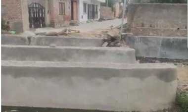 नगर पालिका की लीपापोती के चक्कर में दो ठेकेदार बदले फिर भी नाले का काम अधूरा पड़ा 