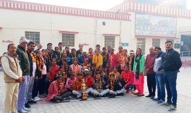 उपविजेता क्रिकेट टीम का कुम्हार समाज ने किया स्वागत।