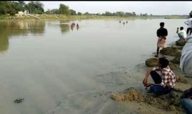 संदिग्ध परिस्थितियों में तैरता मिला युवक का शव