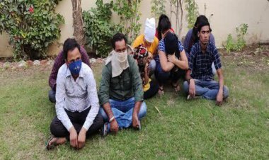 स्पा की आड़ में चल रहे गोरखधंधे पर पुलिस  का एक्शन 4 युवतियों ,9 लोगों सहित दो प्रतिष्ठित व्यक्ति  गिरफ्तार 