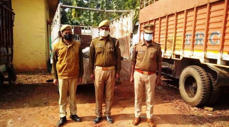 01 पिकअप वाहन से वध के लिए ले जाए जा रहे 07 राशि गोवंश को कराया गया मुक्त