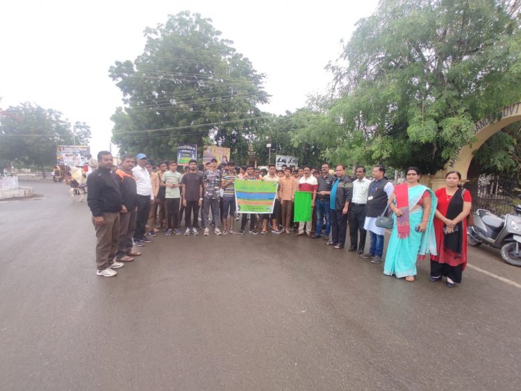 मतदाता जागरूकता अभियान के लिए शनिवार को हुआ मैराथन दौड का आयोजन।