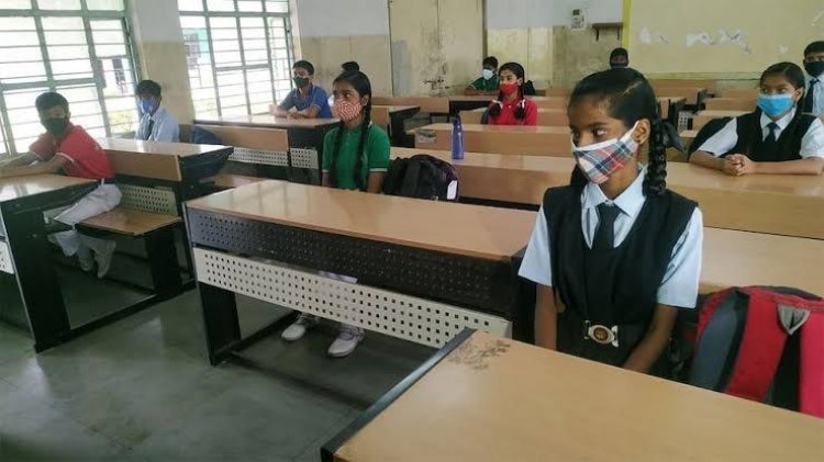 स्कूलों में प्रार्थना और कैंटीन बंद- बच्चों को स्कूल आने के लिए नहीं कर सकेंगे फोर्स, बाहर से आने वाले होंगे क्वारंटीन