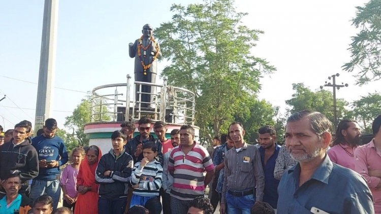 जावाल में बाबा साहेब अम्बेडकर की मूर्ति को किया खंडित।