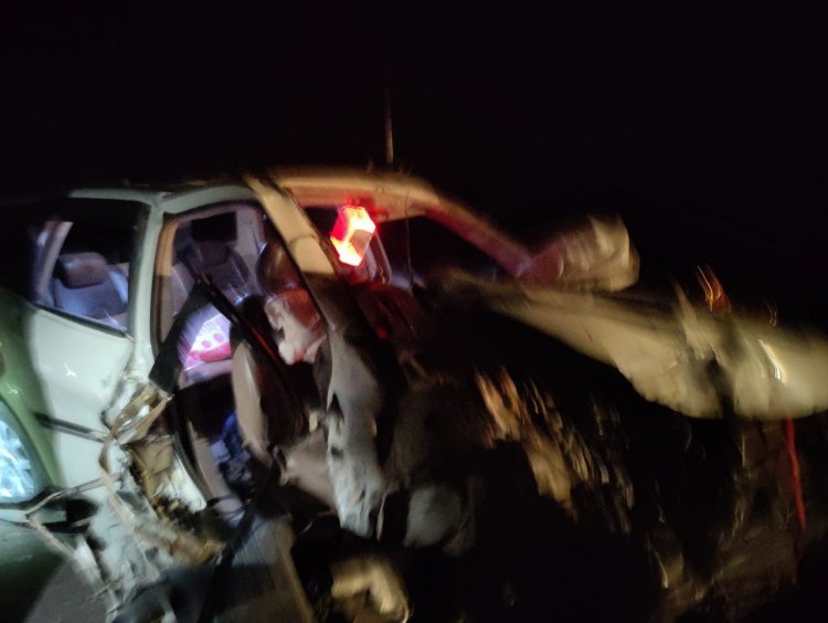 ‌दर्दनाक हादसा-बाड़मेर के सनावड़ा के पास एक्सीडेंट हुआ जिसमें 2 लोगों की मौत हुई, वही लगभग 15 लोग घायल हुए हैं