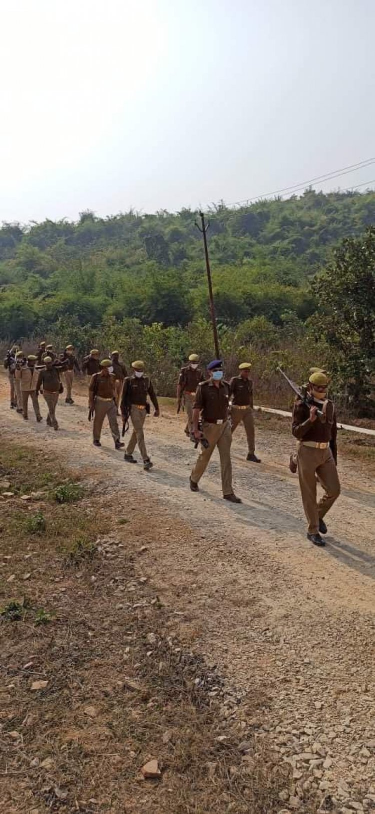 अपर पुलिस अधीक्षक ऑपरेशन के नेतृत्व में पुलिस व पीएसी बल द्वारा  जंगलों में की गयी सघन काम्बिंग 