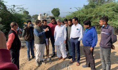 कार्यो का किया निरीक्षण