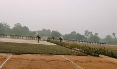 पुलिस लाइन परेड ग्राउंड में साप्ताहिक शुक्रवार परेड की सलामी ली गयी