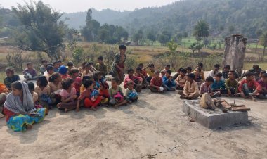 सैकड़ो बच्चो की मुश्कान बना अध्यापक