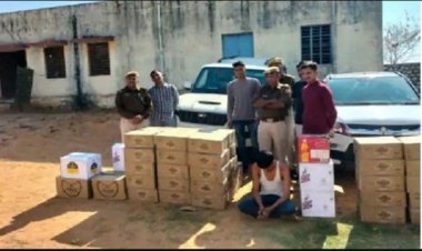  स्कॉर्पियो और ब्रेजा कार में भरी मिली 48 कार्टन शराब, पुलिस गश्ती दल को देखकर भागे तस्कर, पीछा कर एक तस्कर को किया गिरफतार।