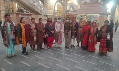 गरीबों-असहायों को वितरित किए कंबल असहाय बच्चों को कपड़े