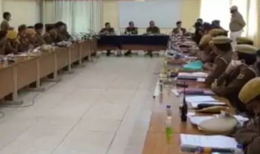 जोधपुर पुलिस एक्शन के मूड में जोधपुर कमिश्नर जोश मोहन ने पुलिस अधिकारियों को अपराधियों की धरपकड़ अपराध को रोकने के लिए दिए आदेश