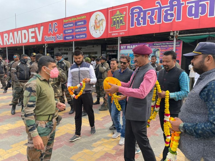 भारतीय सेना के जवानों की स्वर्णिम विजय बाइक रेली पहुंची देवनगरी,  भाजपा के कार्यकर्ताओं ने किया स्वागत।