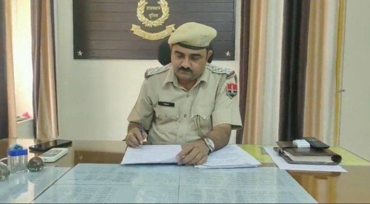 सुमेरपुर पुलिस की विशेष टीम ने हत्या के मामले में फरार चल रहे आरोपी को शनिवार को गिरफ्तार करने में सफलता पाई। 