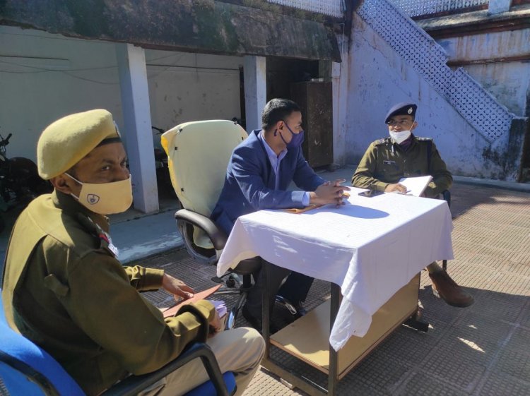 जिले के कप्तान पहुंचे माउंट आबू पुलिस थाने में,शांति समिति की बैठक ली   