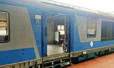 एक्सप्रेस ट्रेन के नाम पर लोकल ट्रेनों में यात्रियों से वसूला जा रहा एक्सप्रेस का किराया