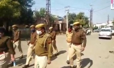 वीकेंड कर्फ्यू के तहत बाजार रहा बंद,डीवाईएसपी के नेतृत्व में निकाला रूट मार्च