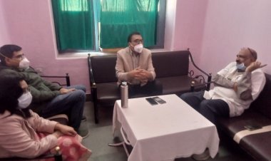 CMHO डॉ राजेश कुमार ने  चिकित्सा संस्थान पर उपलब्ध सुविधाओं का लिया जायजा।