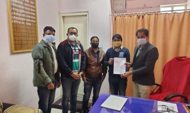 परिवहन निरीक्षकों में आक्रोश, उड़न दस्ते को मारपीट की घटना को लेकर सौपा  ज्ञापन।