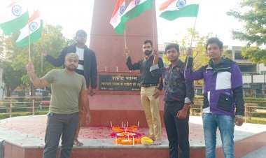 पुलवामा आतंकी हमले मै शहीद हुए जवानों को श्रद्धांजलि दी