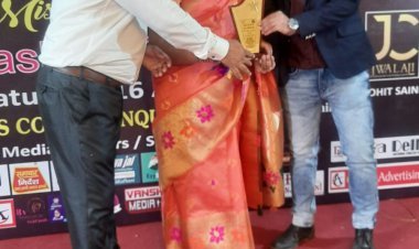 ग्लैमर्स मिस्टर मिस एंड मिसेज दिल्ली फैशन शो डिविंग ब्लेसिंग सोशल ट्रस्ट अखिल अधिकार संगठन द्वारा समाज सेविका संकुतला टेलर को vip गेस्ट के रूप मे आमंत्रित किया गया*