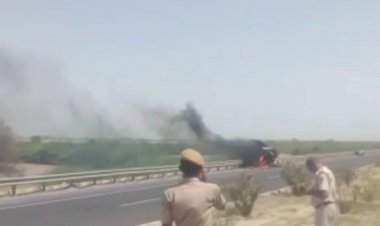 गुड़ामालानी निकट हाइवे पर लोडिंग टेंपो में लगी आग