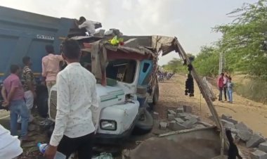 सेड़वा (बाड़मेर) हाइवो (ट्रक) व लिप्ट में जोरदार भिड़ंत,