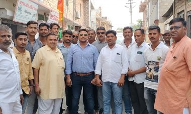 बाड़मेर से सांवराद रक्तदान शिविर व श्रद्धांजलि सभा में 25 गाड़ियों के काफिले के साथ रवाना हुए* 