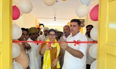 पूर्व राजस्व मंत्री चौधरी ने कृषि महाविद्यालय के छात्रों से किया संवाद*  *बायतु विधायक हरीश चौधरी ने किया डिजिटल क्लास रूम का अवलोकन* 