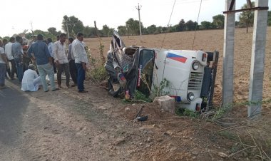 पुलिस का वाहन पलटा चालक हुआ घायल