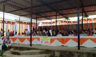 जिला स्तरीय सघन वृक्षारोपण कार्यक्रम का हुआ आयोजन,पेड़- पौधे बचाने का लिया संकल्प। 