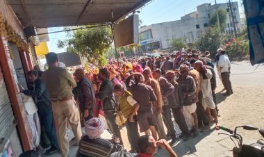 खाद वितरण के लिए पुलिस ने संभाला मोर्चा