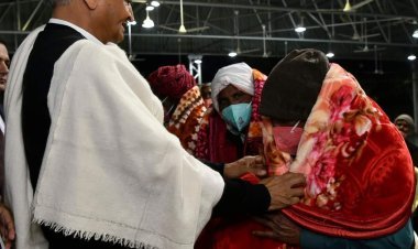 राजस्थान मुख्यमंत्री अशोक गहलोत ने नए वर्ष के उपलक्ष में बाटी कंबल