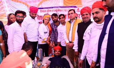 विशाल रक्तदान शिविर का आयोजन, हरियाणवी सिंगर रोनी रमन ने दी देशभक्ति प्रस्तुतियां