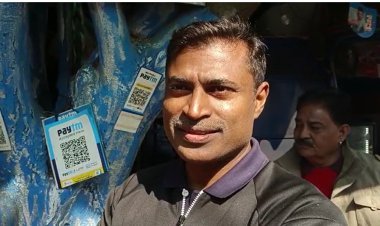 जब लोगो को पता चला एसीबी एडीजी दिनेश एमएन अपने सिटी में हैं, तो लोगों की भीड़ लग गई उनके साथ सेल्फी लेने के लिए।