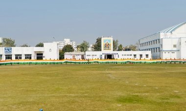 बी एन संस्थान के 101वें वर्ष पर पर्वतरोही प्रिन्केश जैन ने बी एन ग्राउंड पर 101 मीटर का तिरंगा प्रदर्शित कर बनाया विश्व कीर्तिमान