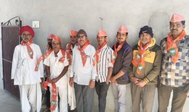 भाजपा पोषाणा मंडल में नवमतदाता पंजीयन के तहत बूथों में किया गया पंजीयन