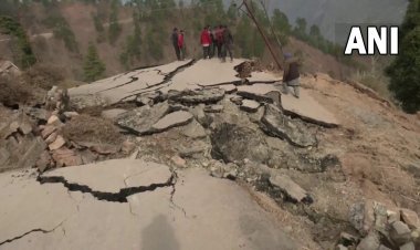 जम्मू कश्मीर के रामबन जिले में भूस्खलन से हुआ भारी नुकसान, बचाव में जुटा प्रशासन